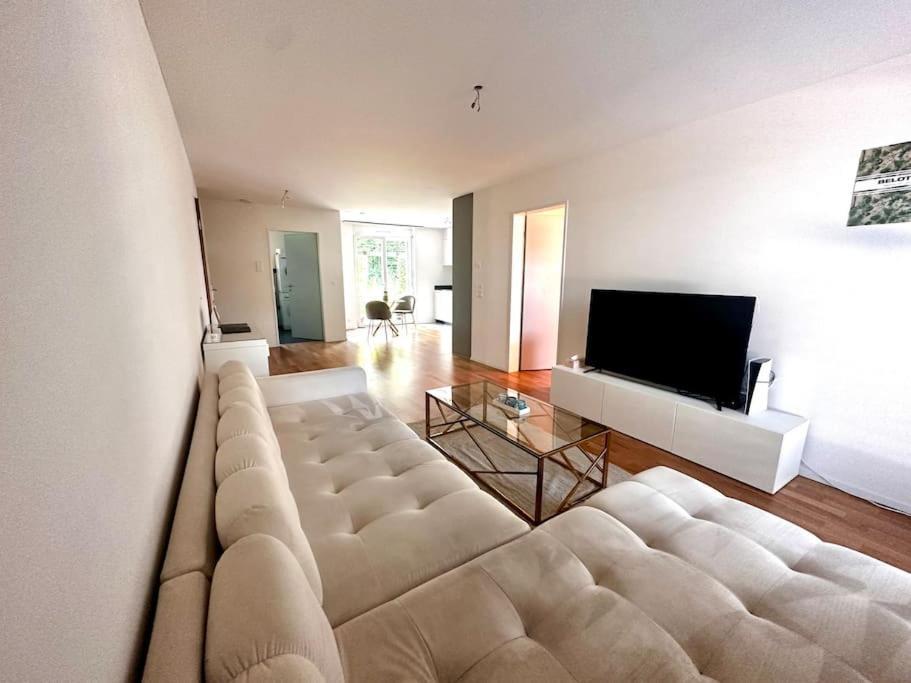 Moderne Wohnung Am Flughafen Opfikon-Glattbrugg Exteriör bild